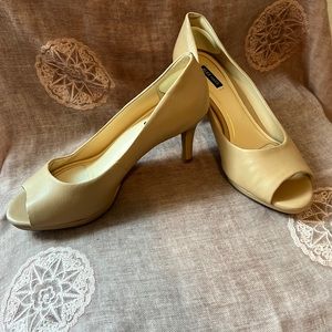 Alex Marie nude leather pumps with fusion insoles and comfort soles! Like new!